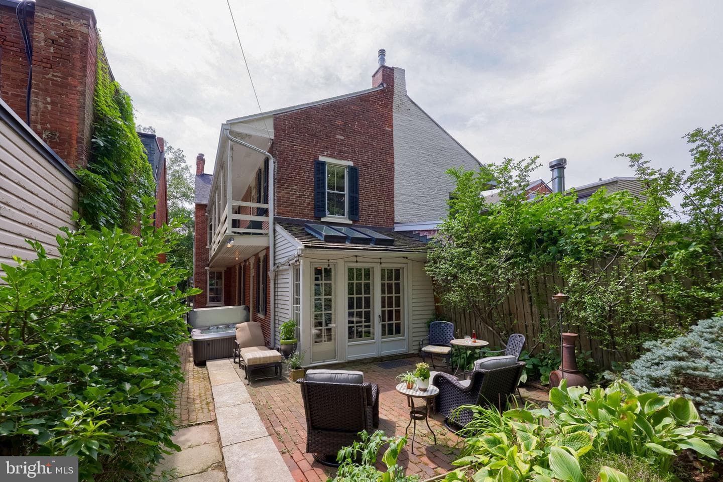 233 N Mary Street photo 6