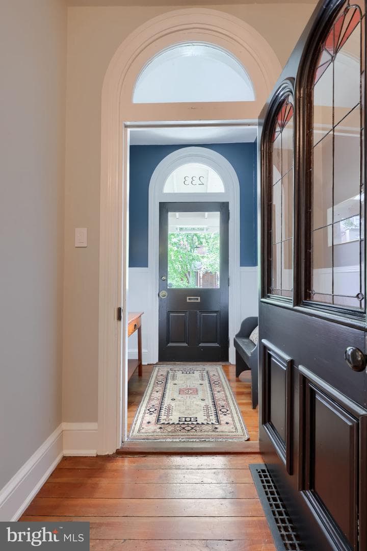 233 N Mary Street photo 7