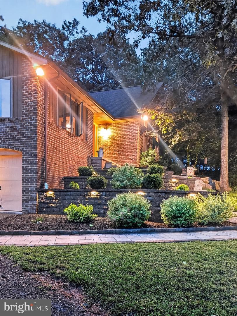 2571 Valley View Road photo 3