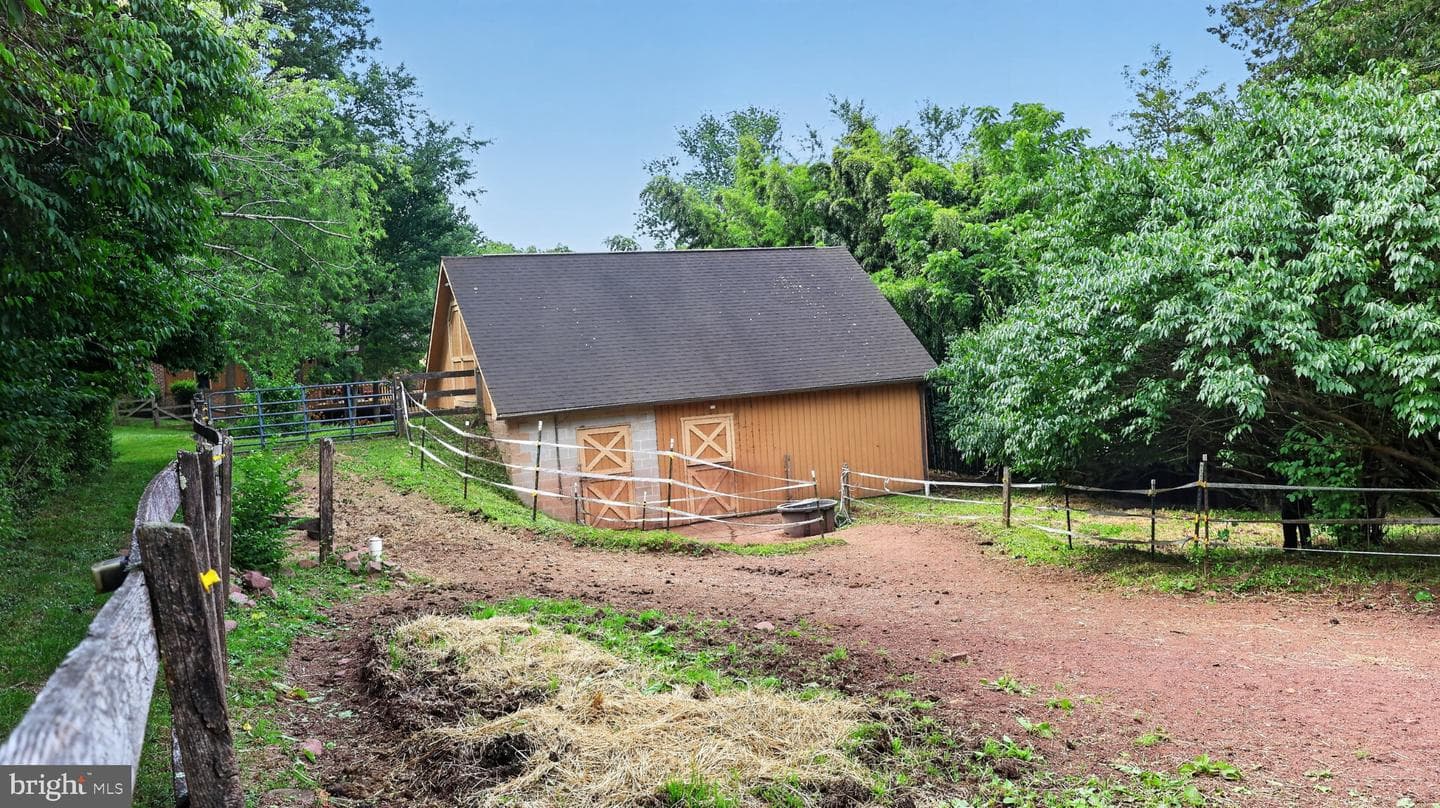 2571 Valley View Road photo 54