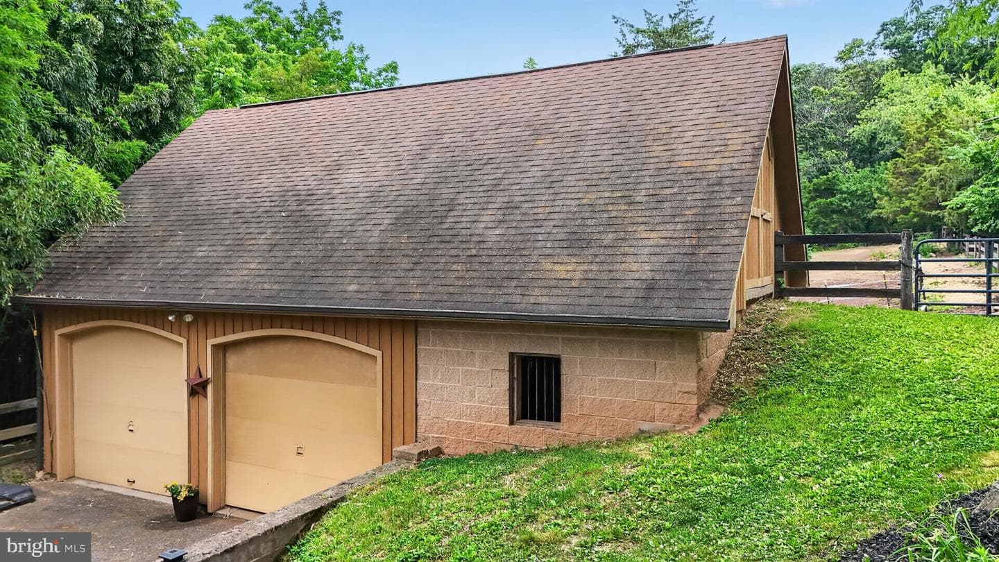 2571 Valley View Road photo 63