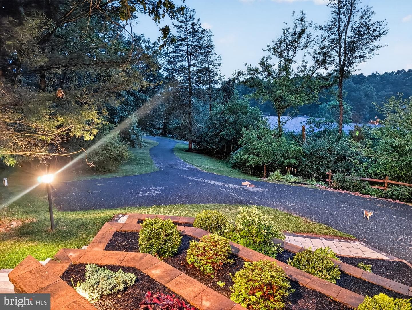 2571 Valley View Road photo 9