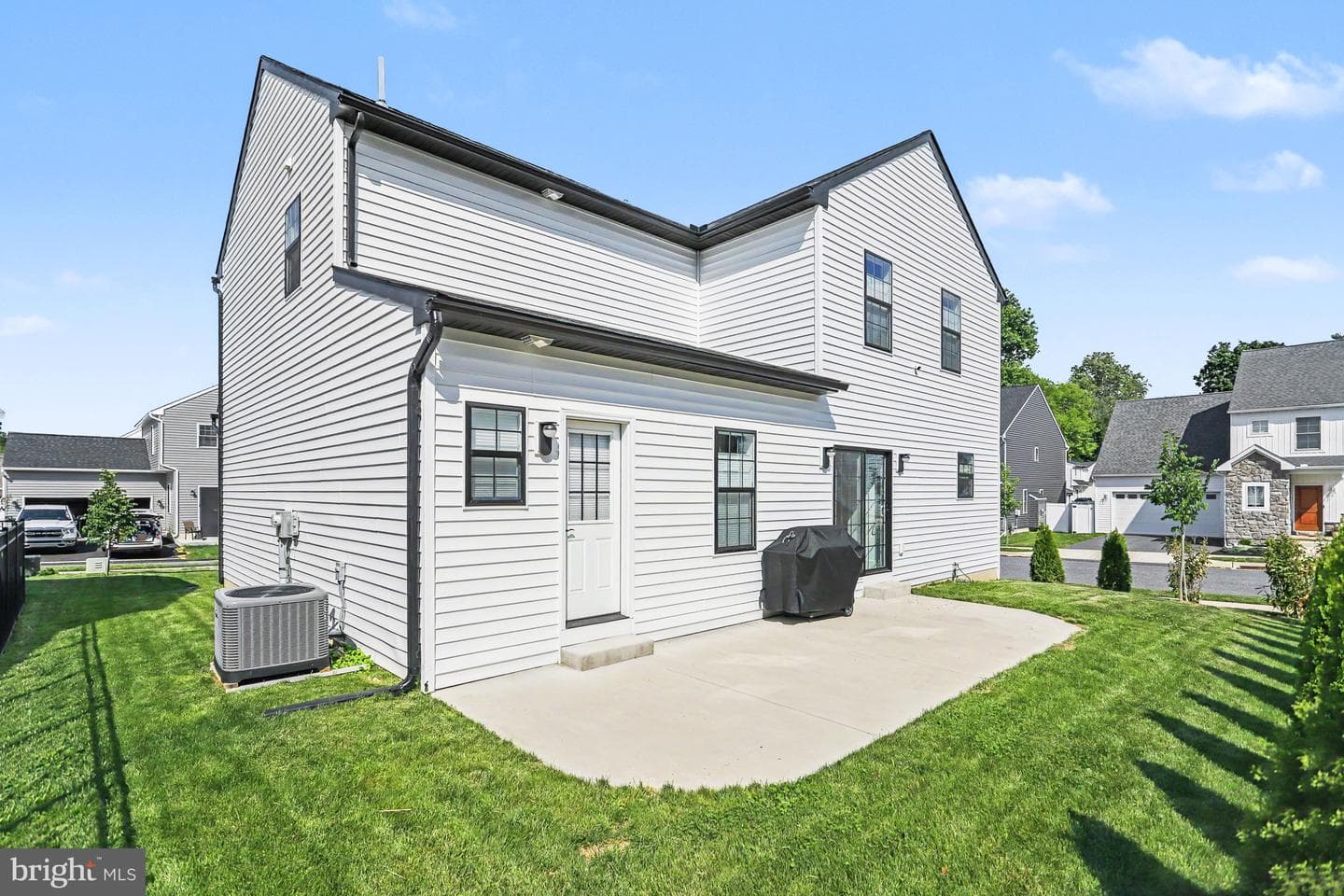 100 Meadows Bend photo 27