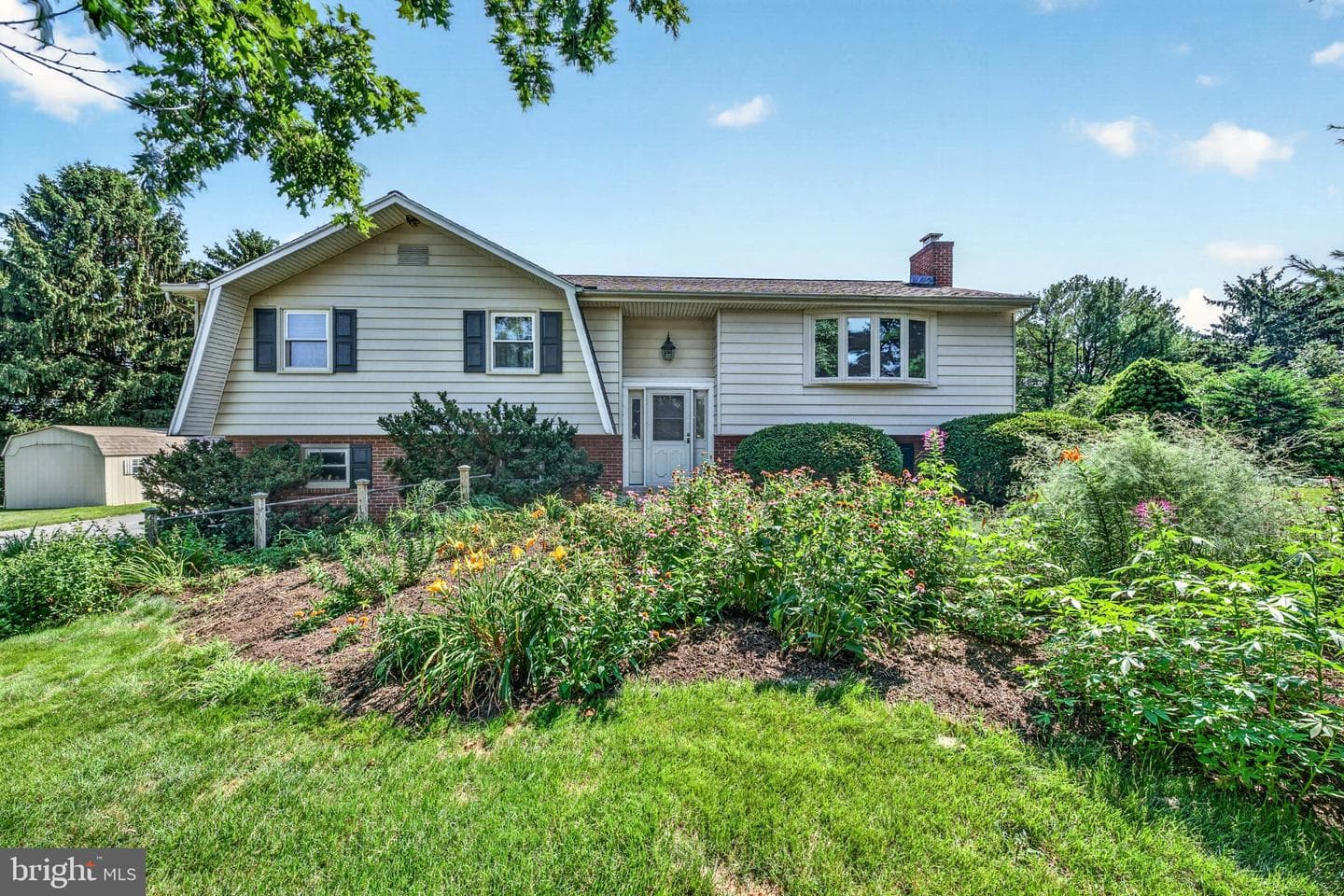 1277 S Colebrook Road photo 2