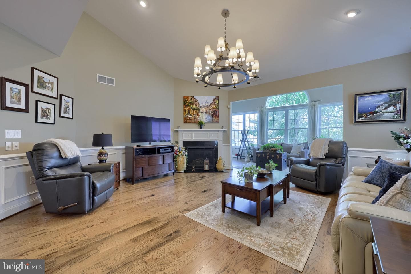 1068 Constitution Drive photo 10