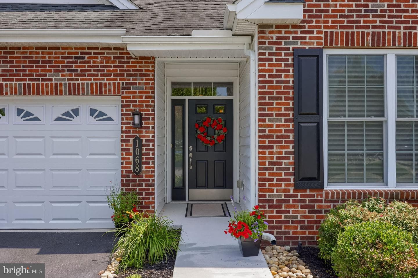 1068 Constitution Drive photo 18