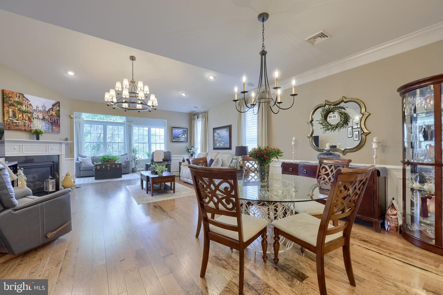 1068 Constitution Drive photo 30