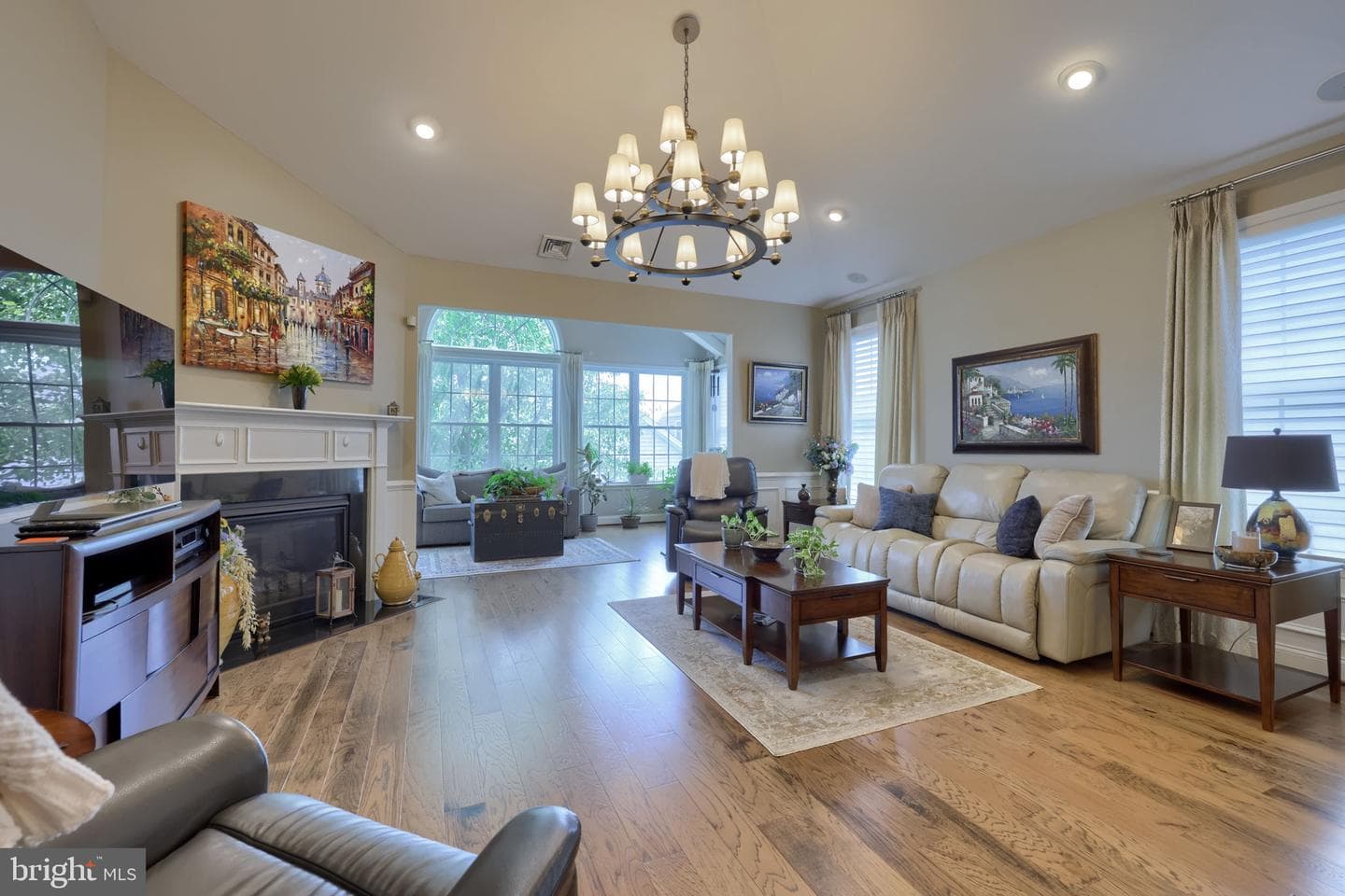 1068 Constitution Drive photo 9
