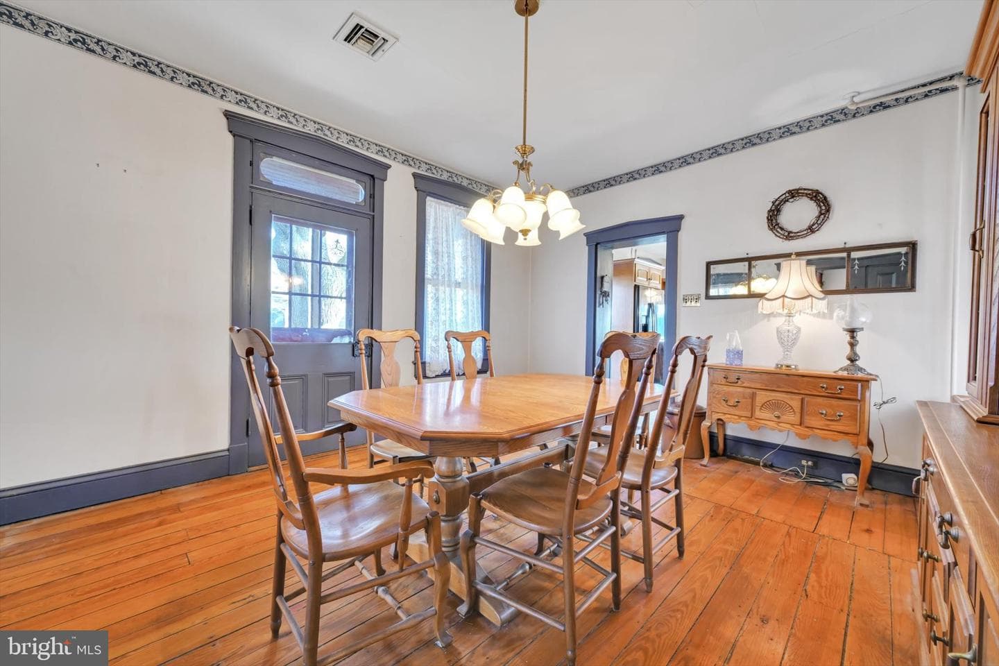 101 Miller Street photo 14