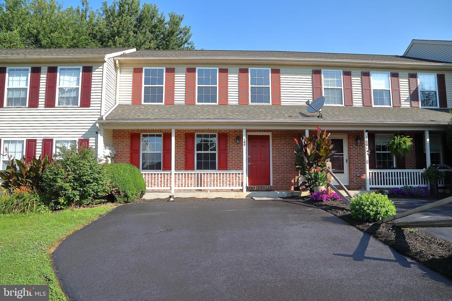 142 Chelmsford Drive photo 1