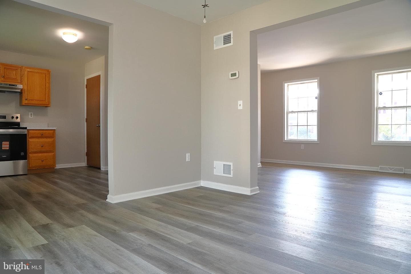 142 Chelmsford Drive photo 11