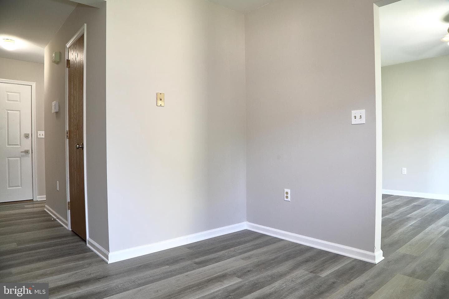142 Chelmsford Drive photo 17