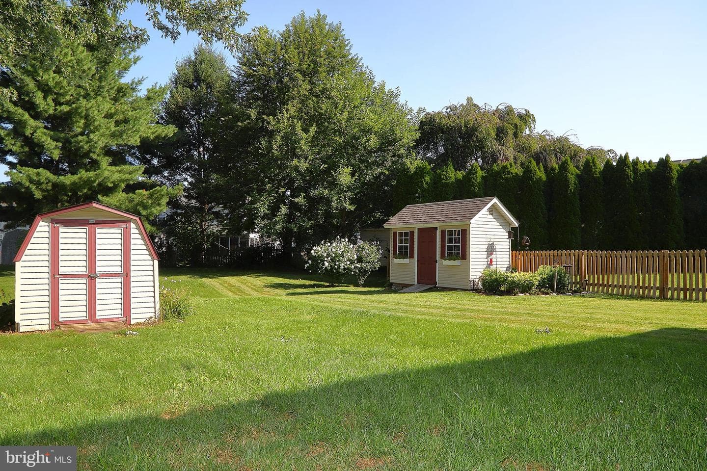 142 Chelmsford Drive photo 3