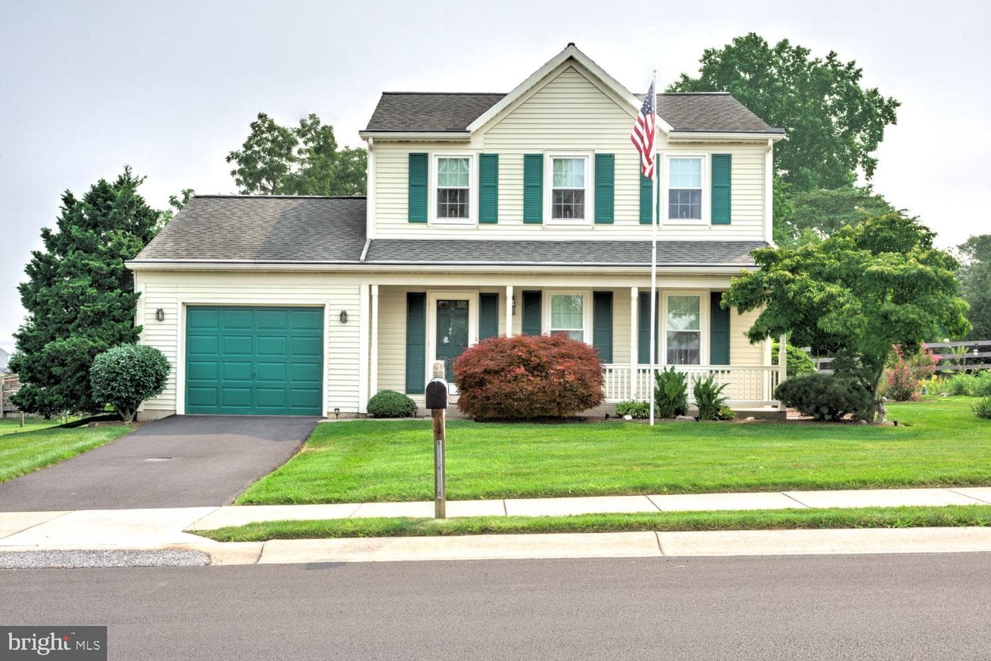 205 Walnut Lane, New Holland