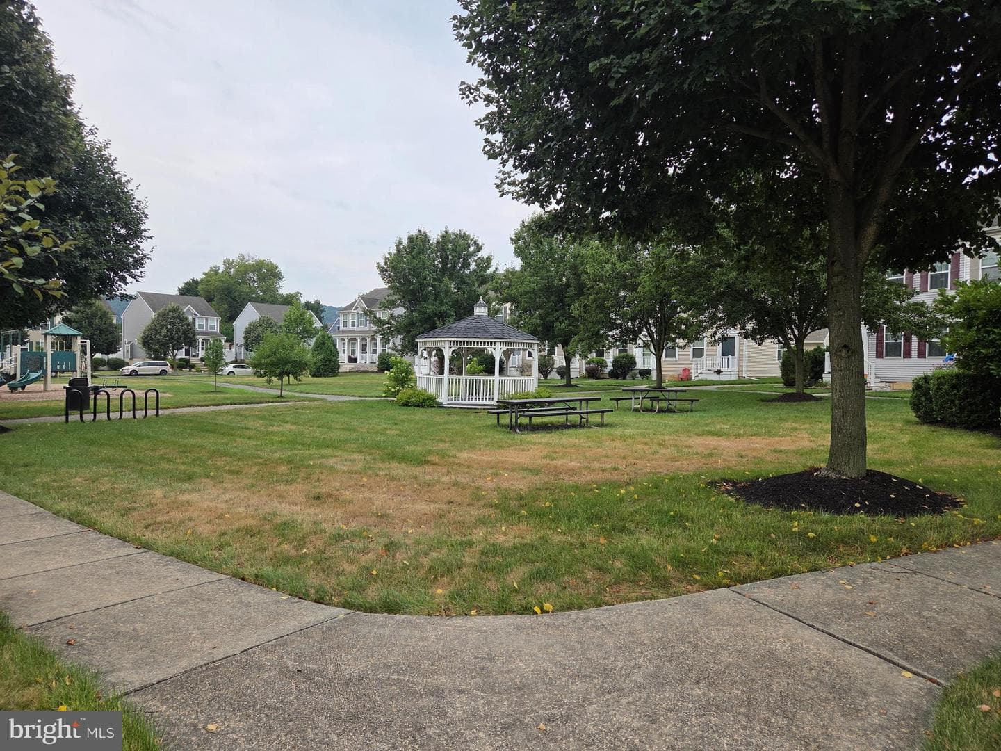 203 Heathersage Drive photo 13