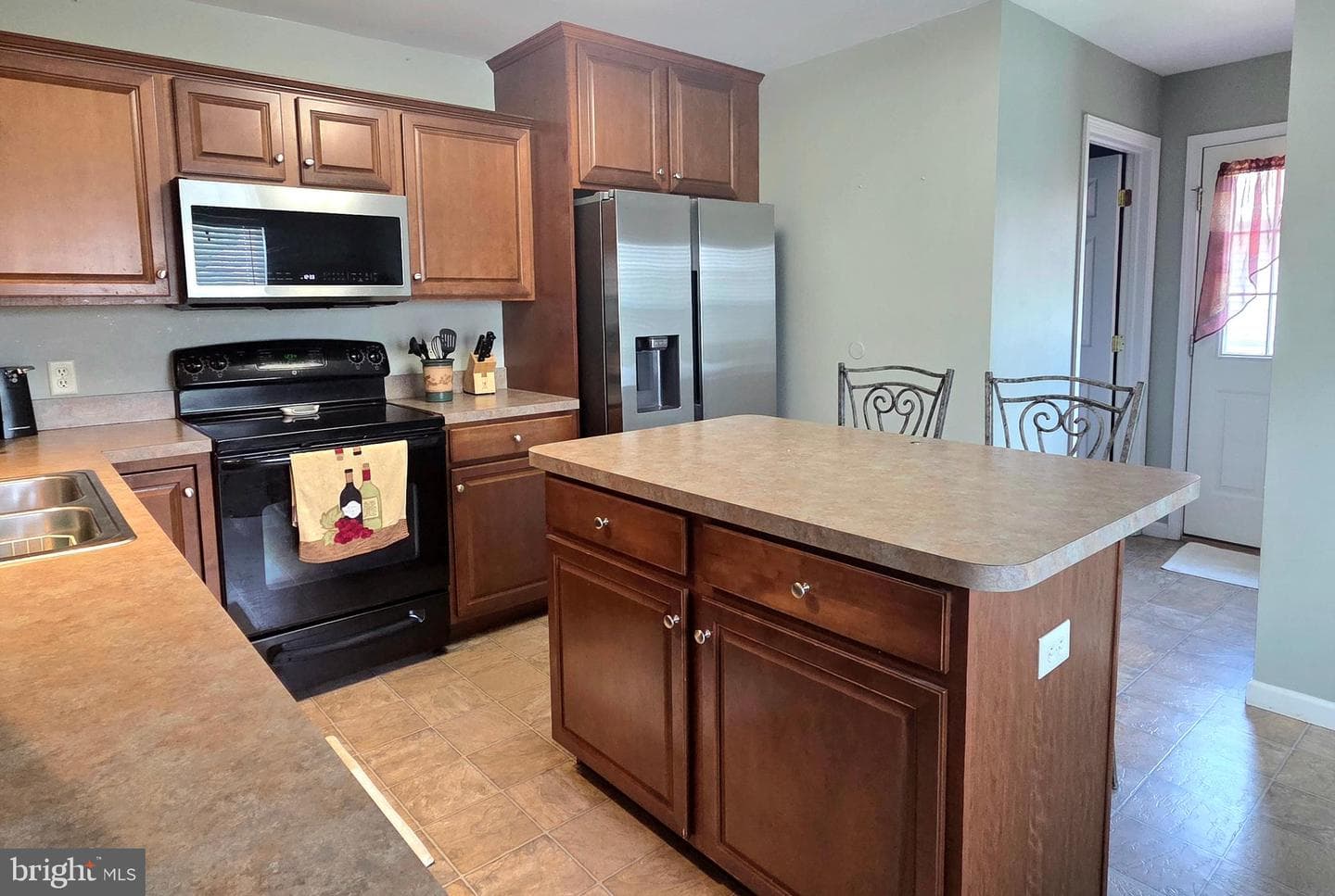 203 Heathersage Drive photo 16