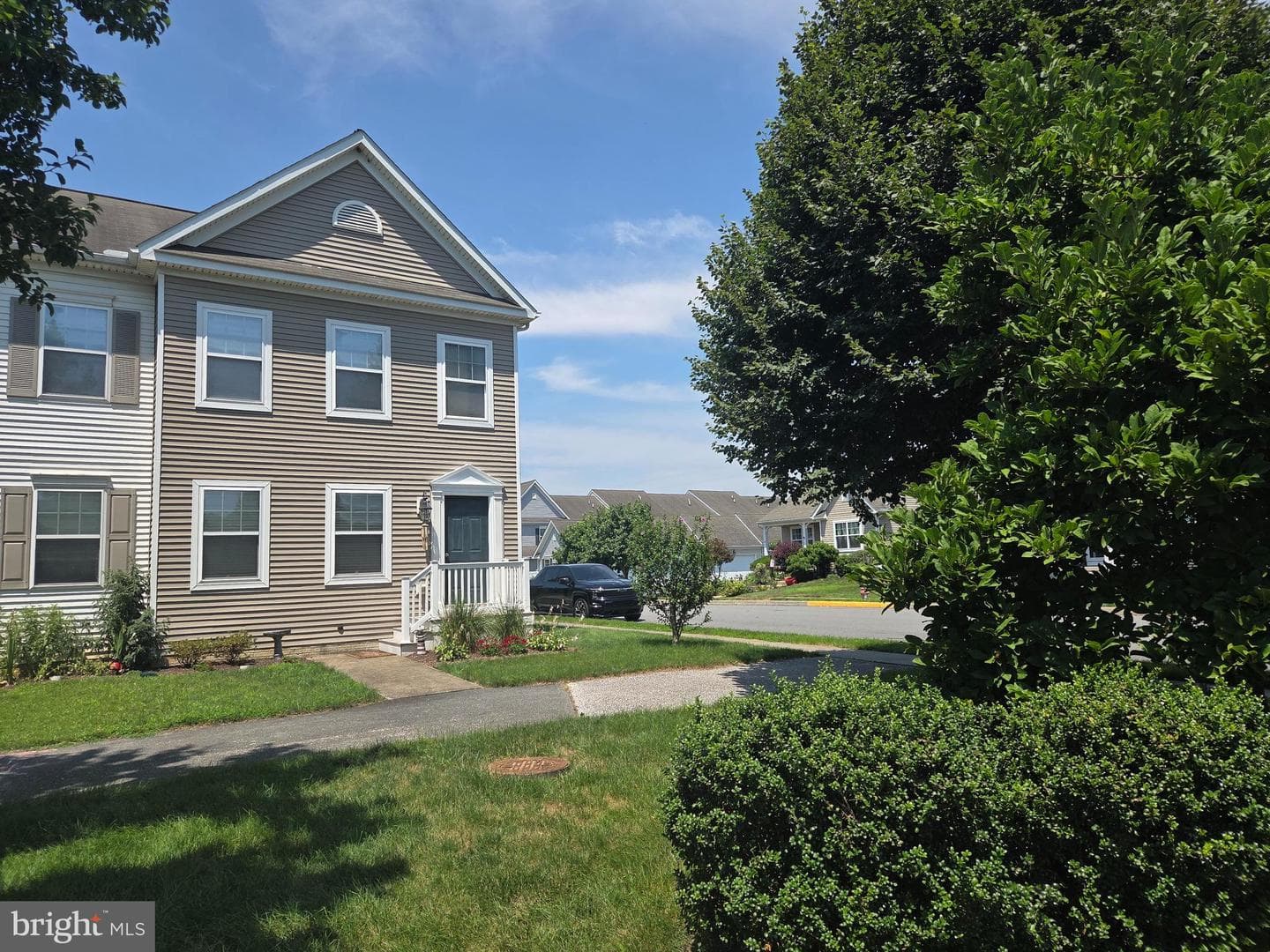 203 Heathersage Drive photo 4