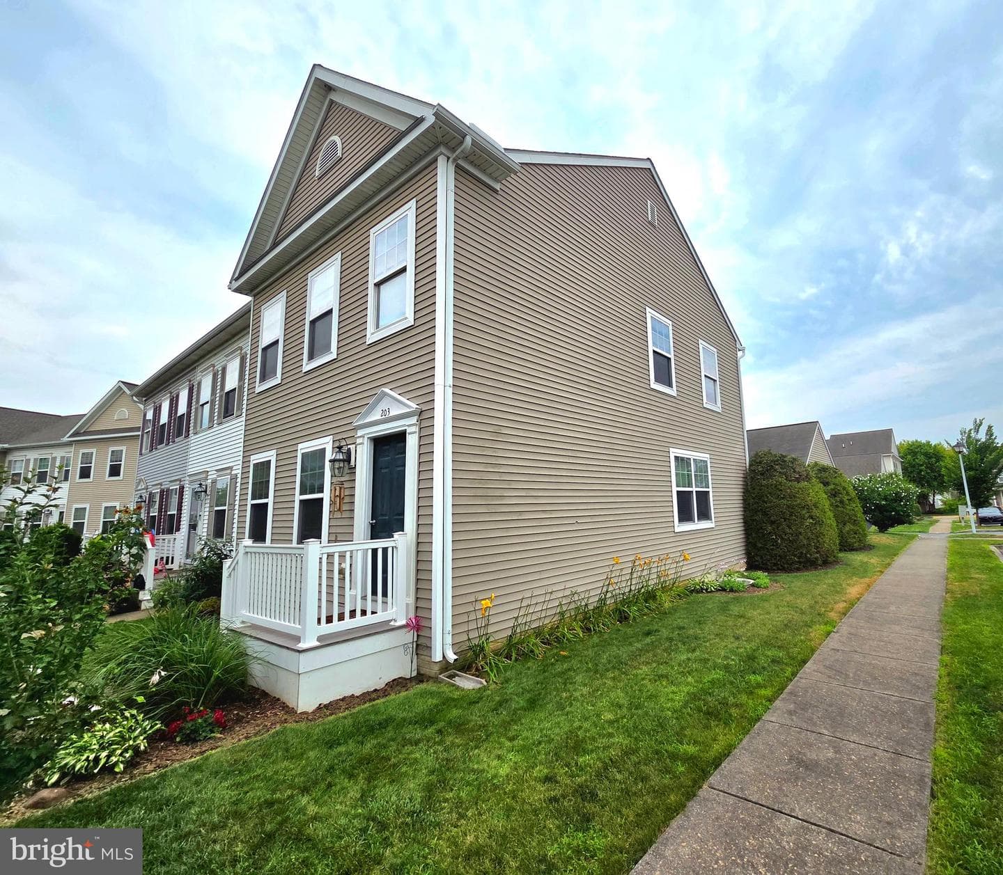 203 Heathersage Drive photo 5