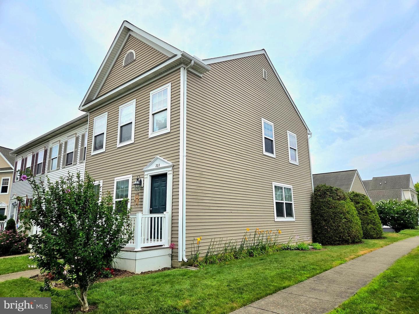 203 Heathersage Drive photo 8