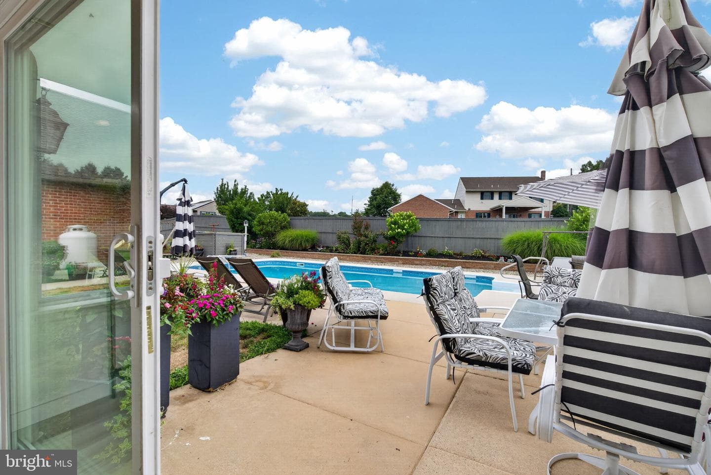 695 Sue Drive photo 28