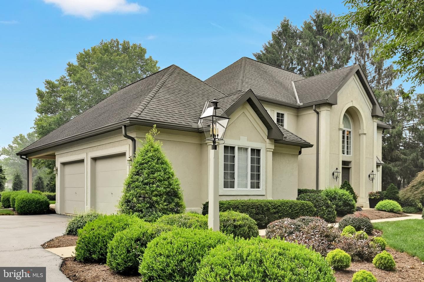 1318 Beaconfield Lane photo 2