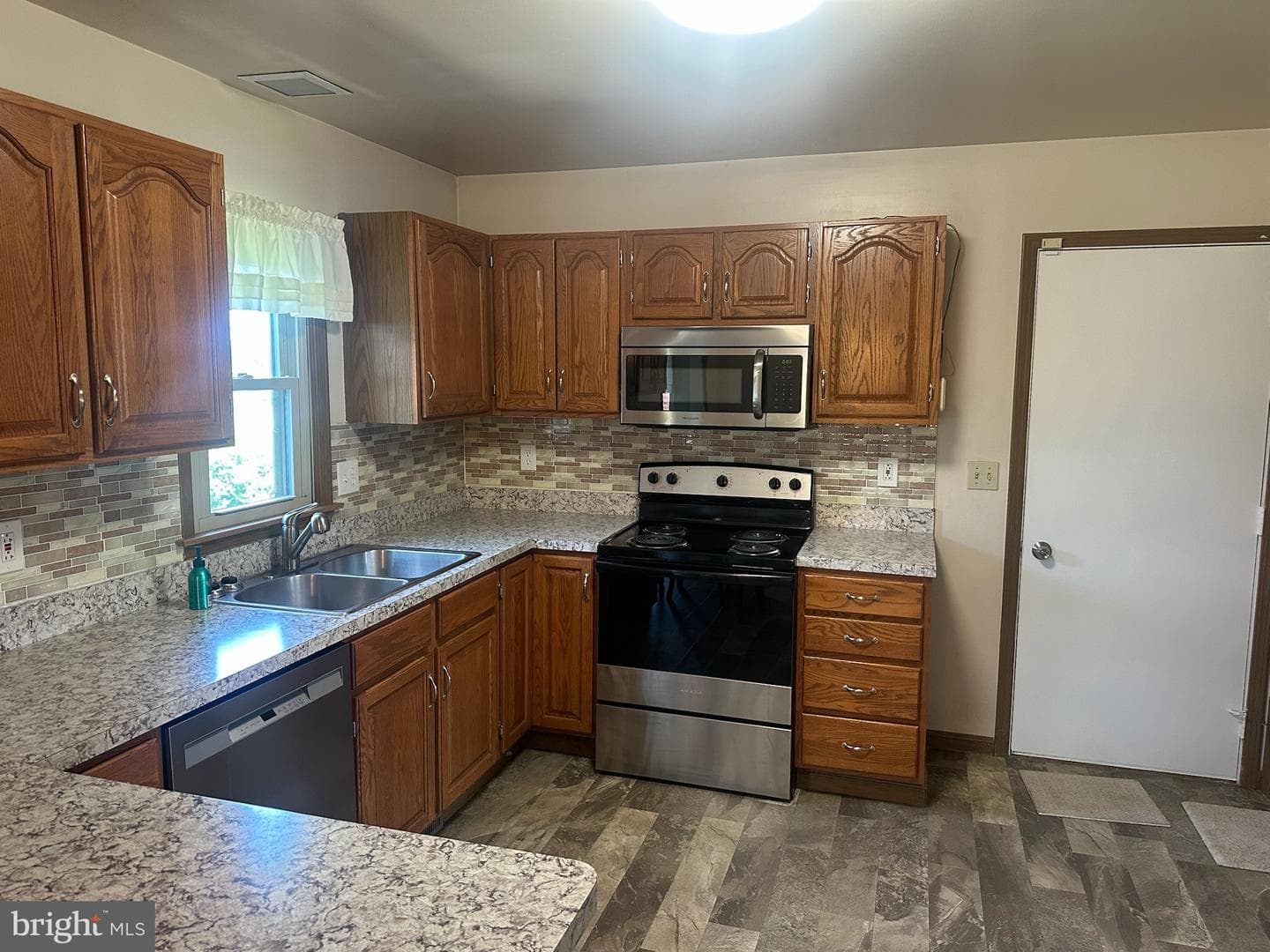 2143 Sheri Lane photo 11