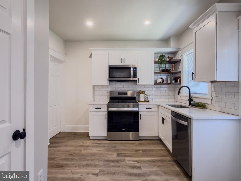 338 Ruby Street photo 3