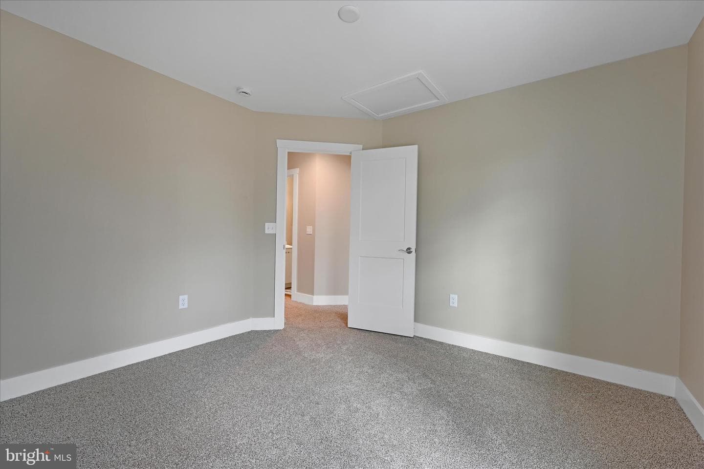 256 Pilgrim Drive photo 20