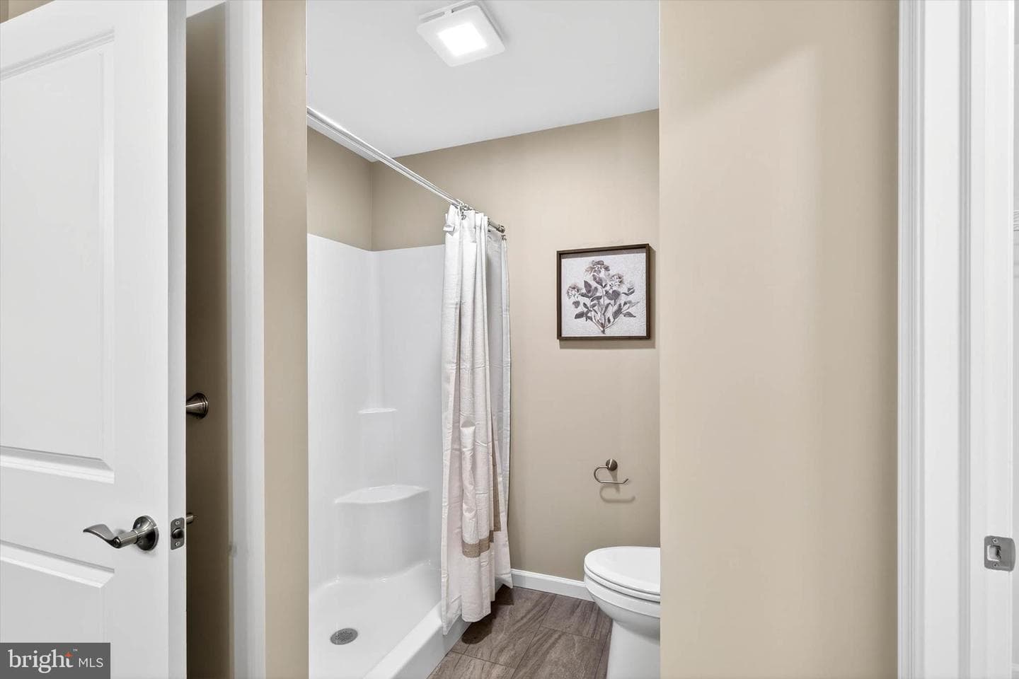 106 Hillard Field photo 24