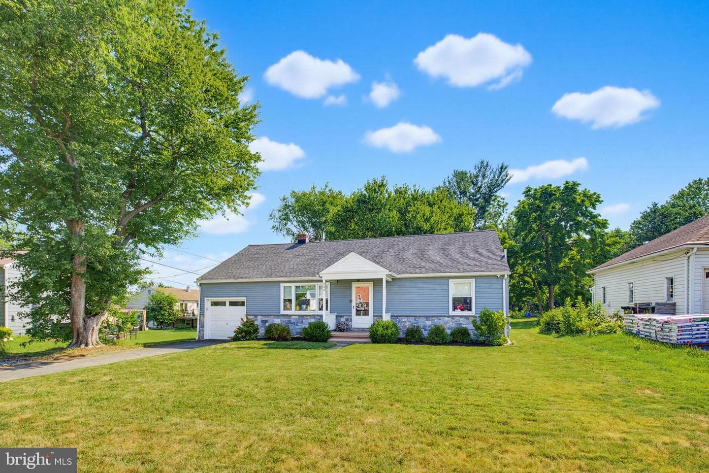 433 E Roseville Road, Lancaster