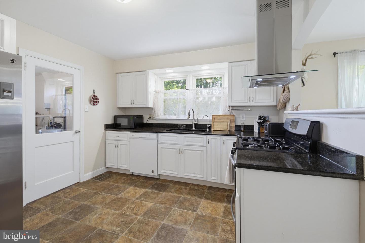 433 E Roseville Road photo 14