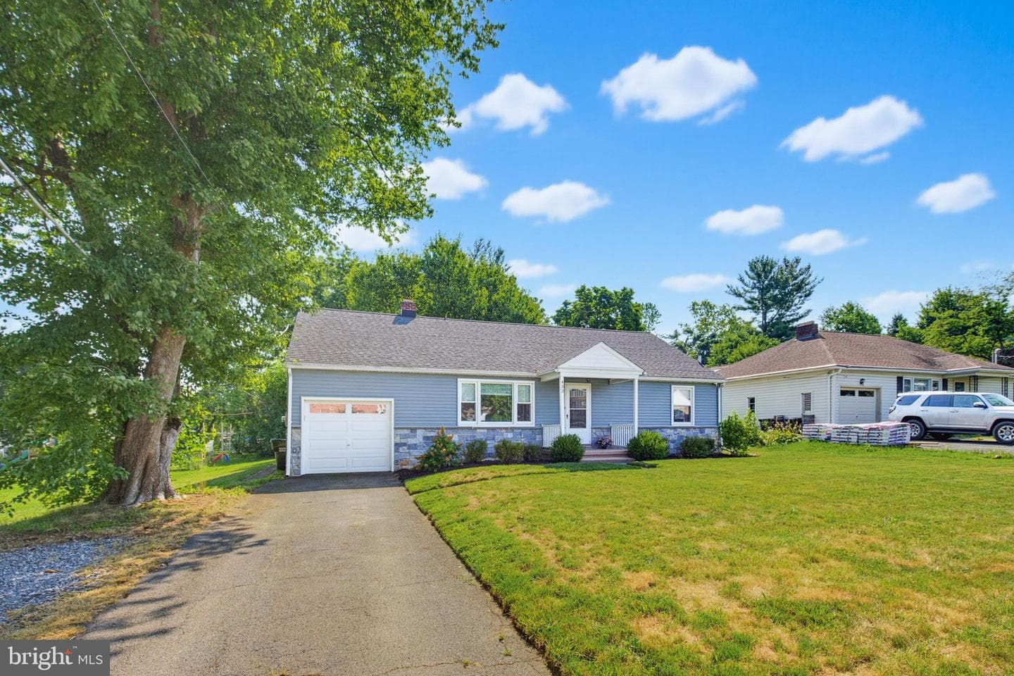 433 E Roseville Road photo 3