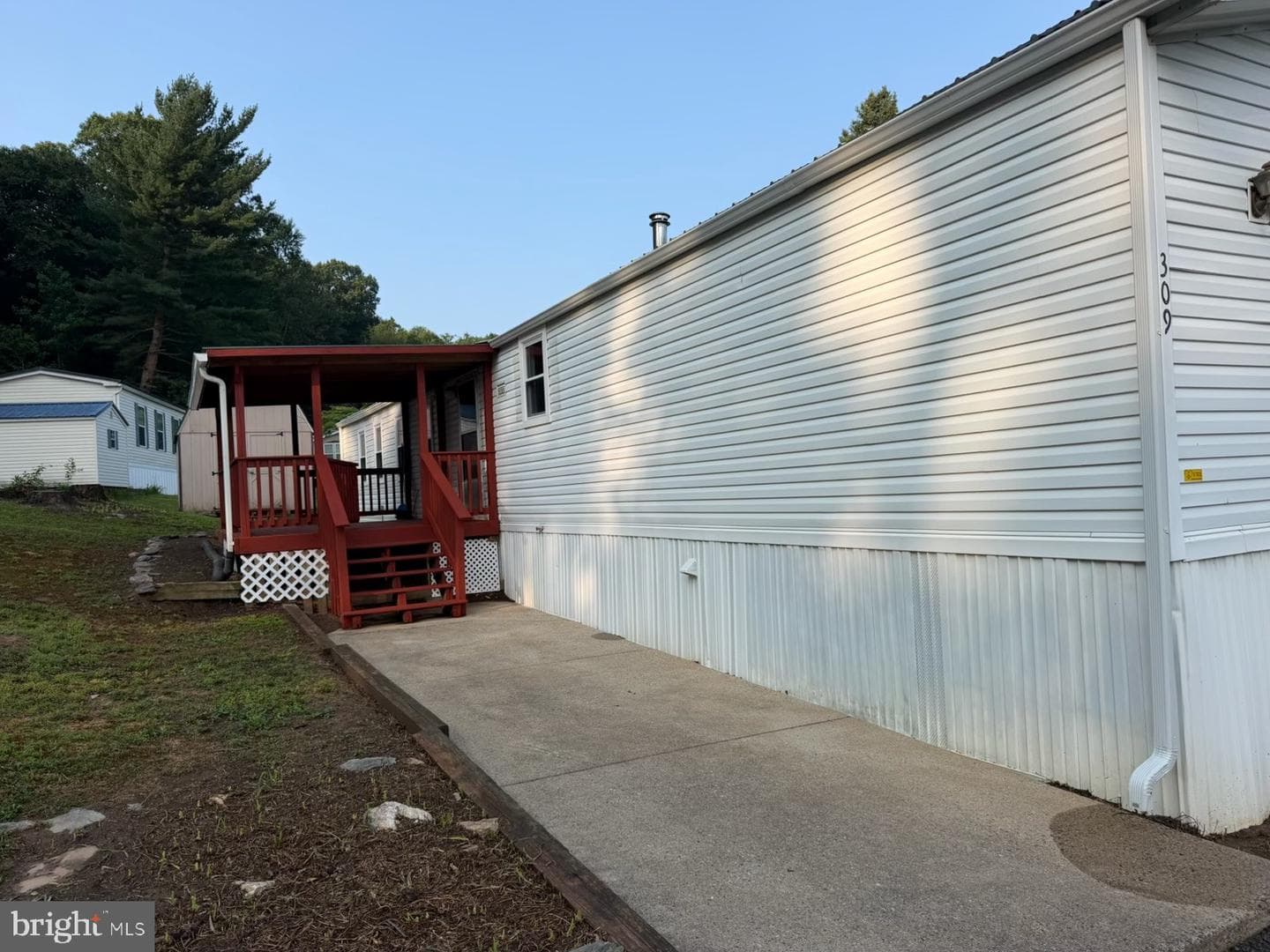 309 Poplar Lane photo 3