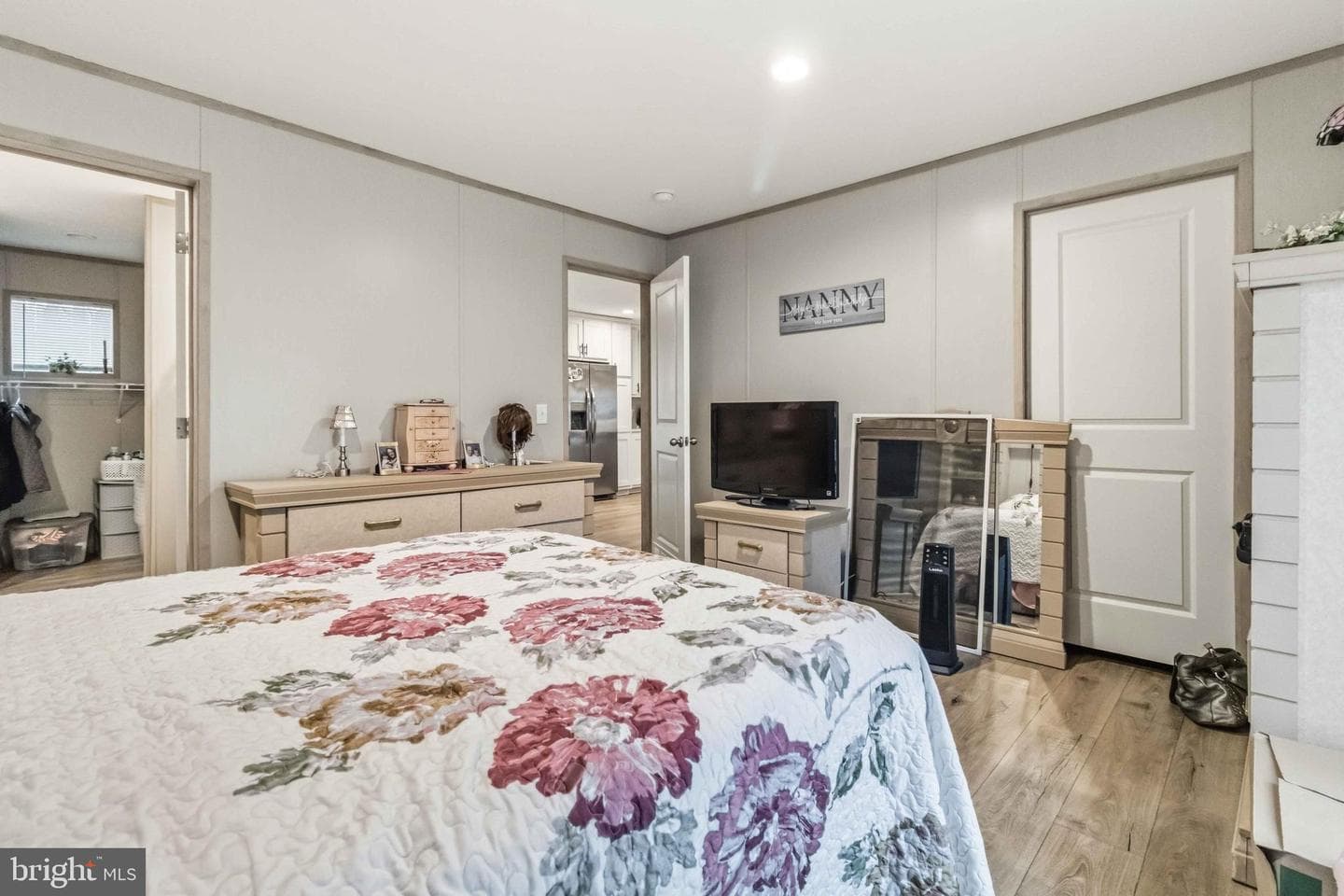 254 Walnut Street photo 14