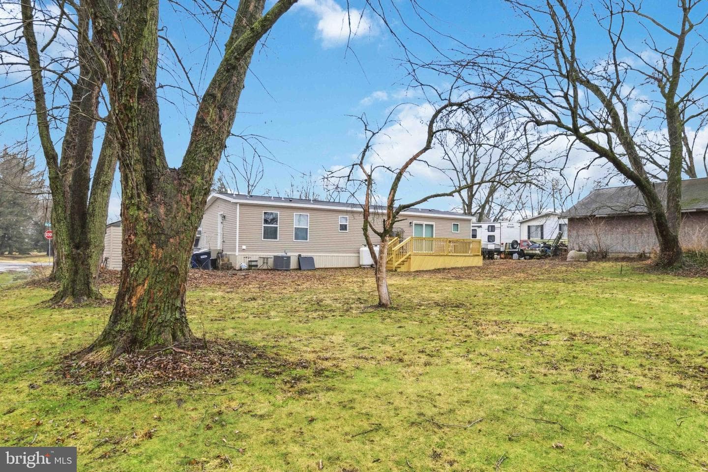254 Walnut Street photo 23