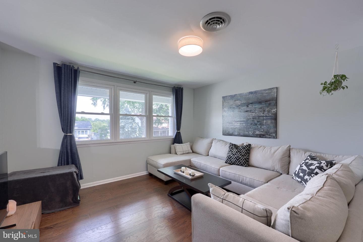 116 Oxford Drive photo 12