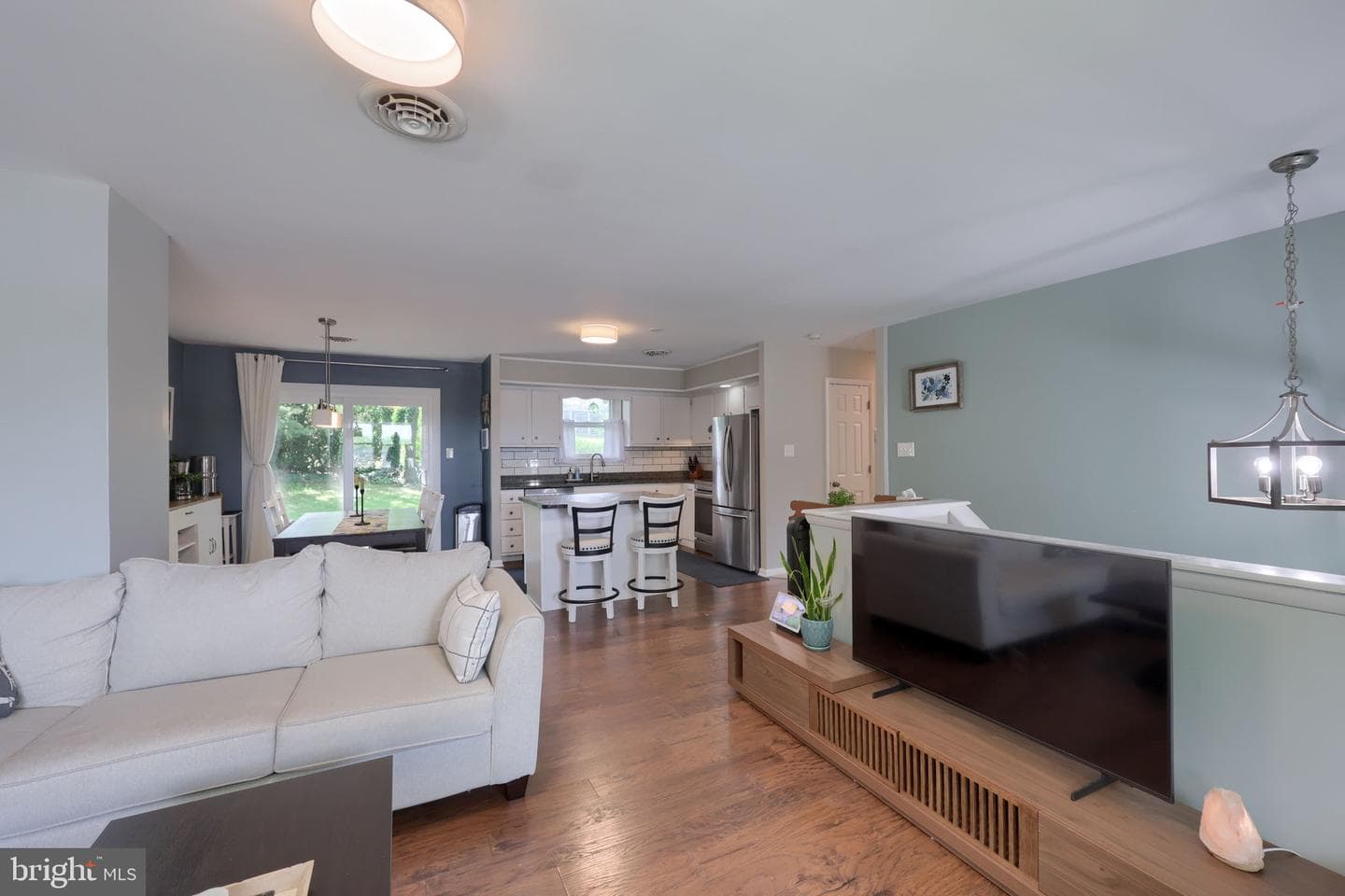 116 Oxford Drive photo 14