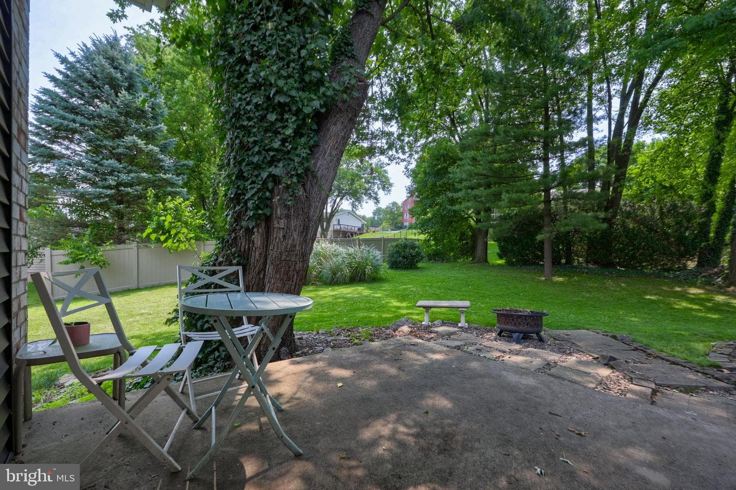 116 Oxford Drive photo 32