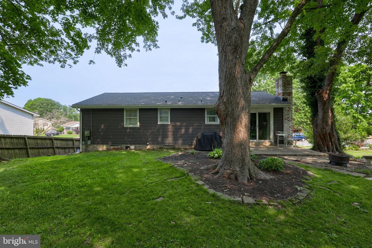 116 Oxford Drive photo 34