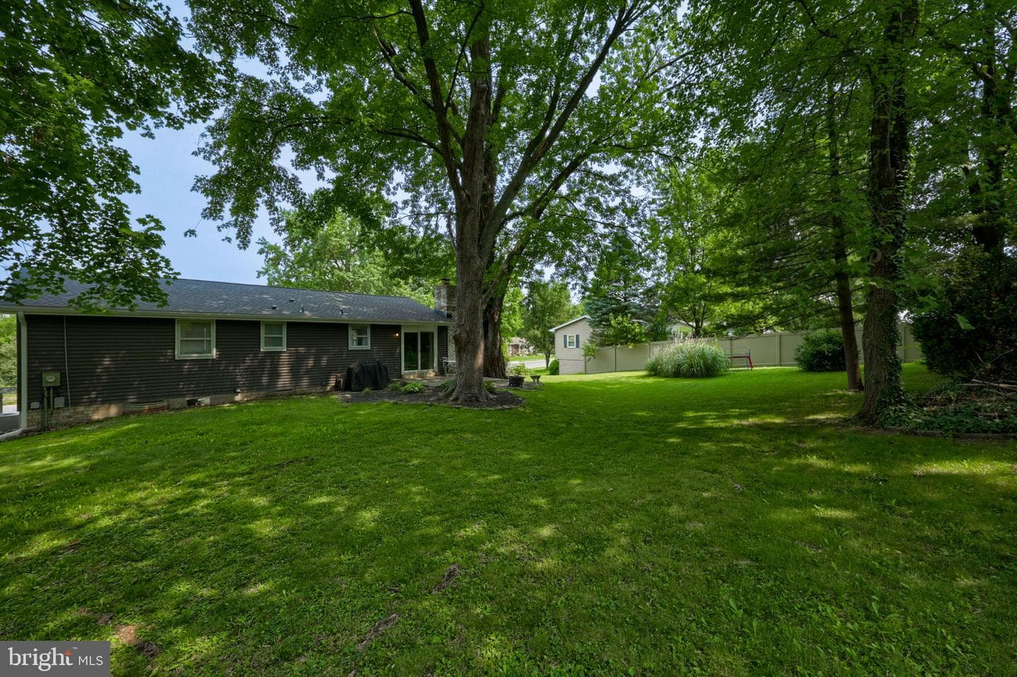 116 Oxford Drive photo 35