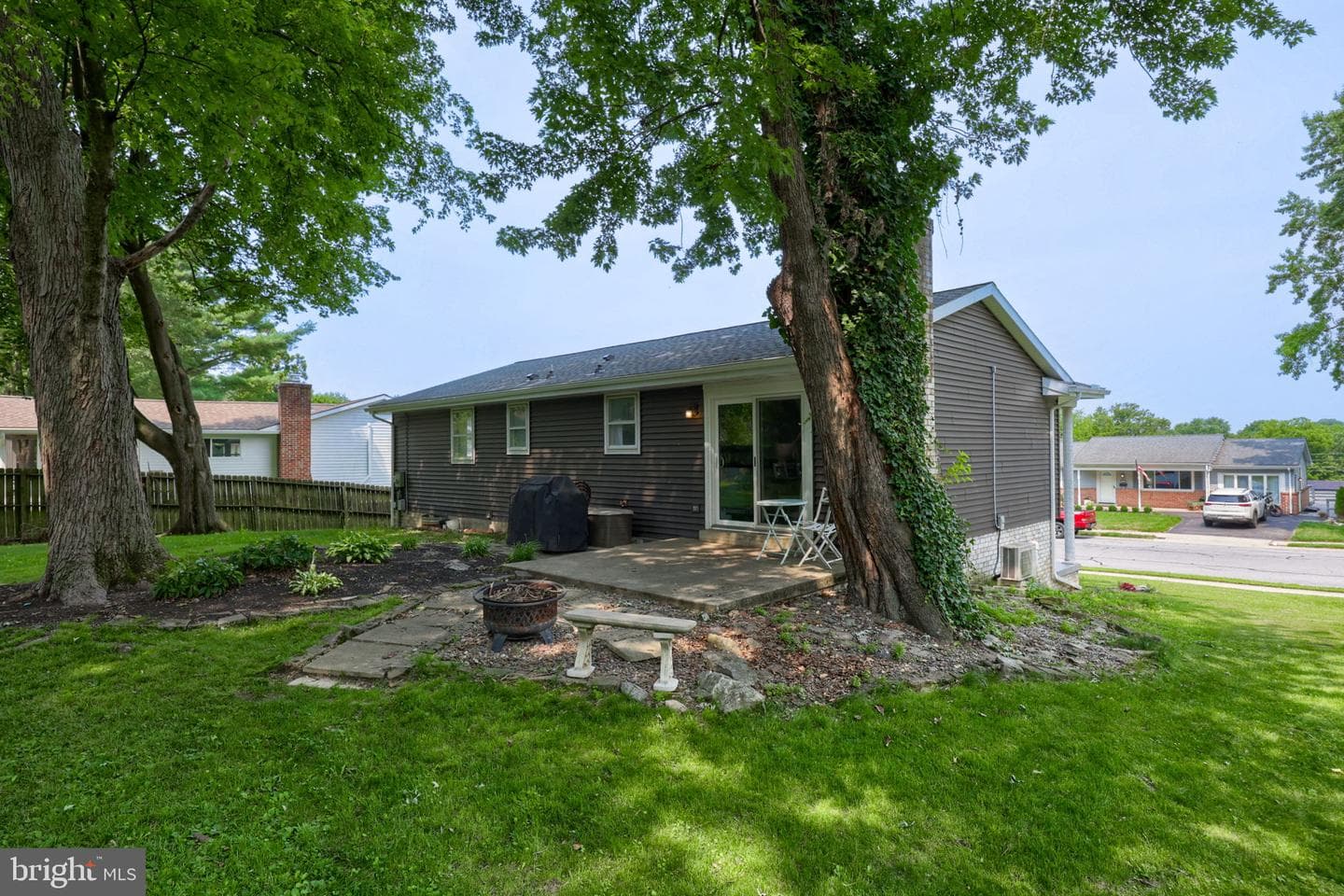 116 Oxford Drive photo 36