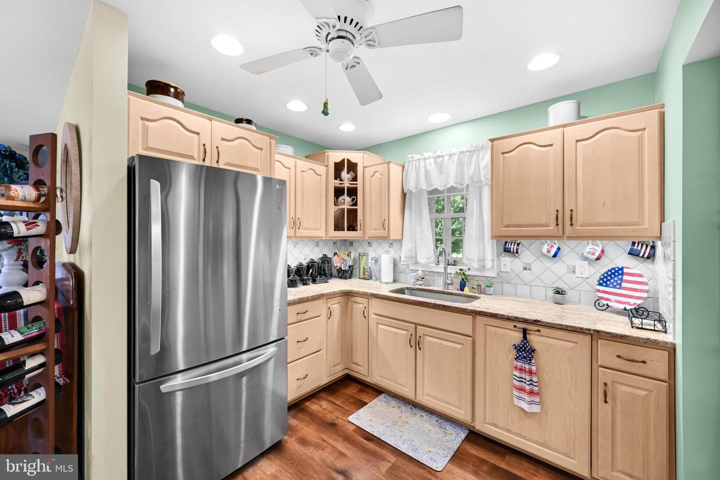 1066 Cambridge Drive photo 16