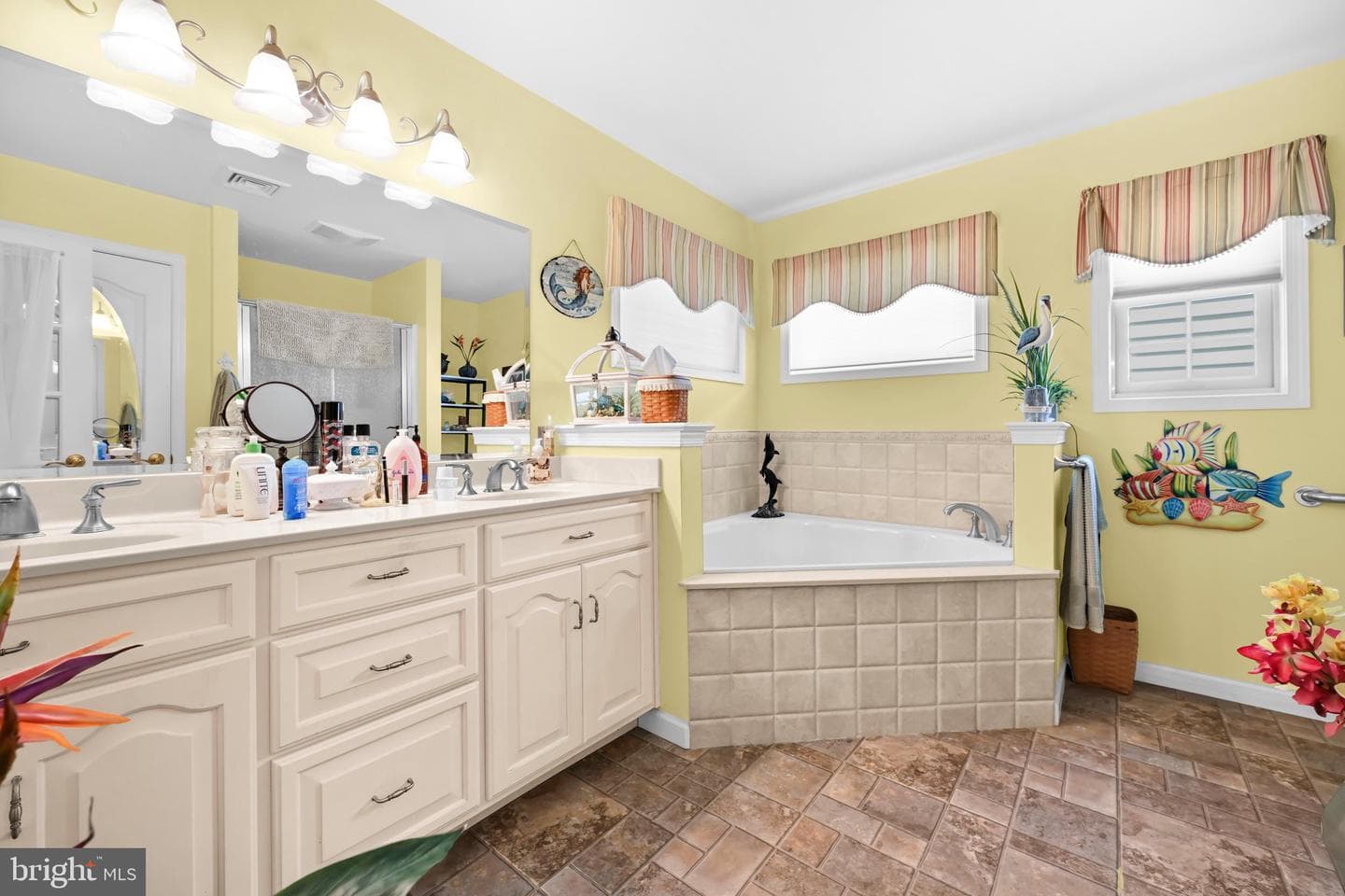 1066 Cambridge Drive photo 22