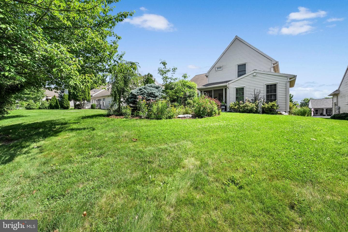 1066 Cambridge Drive photo 38