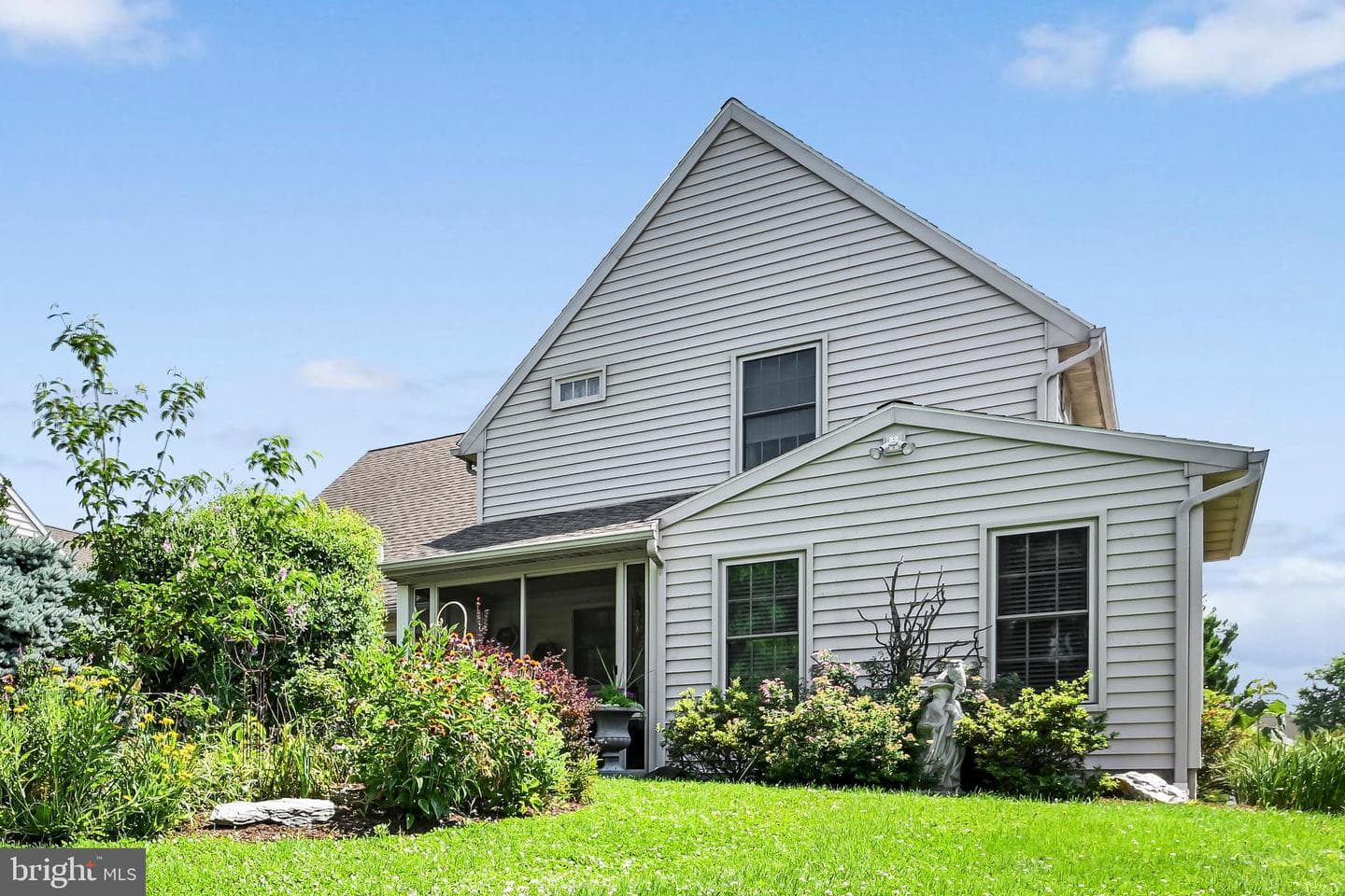 1066 Cambridge Drive photo 39