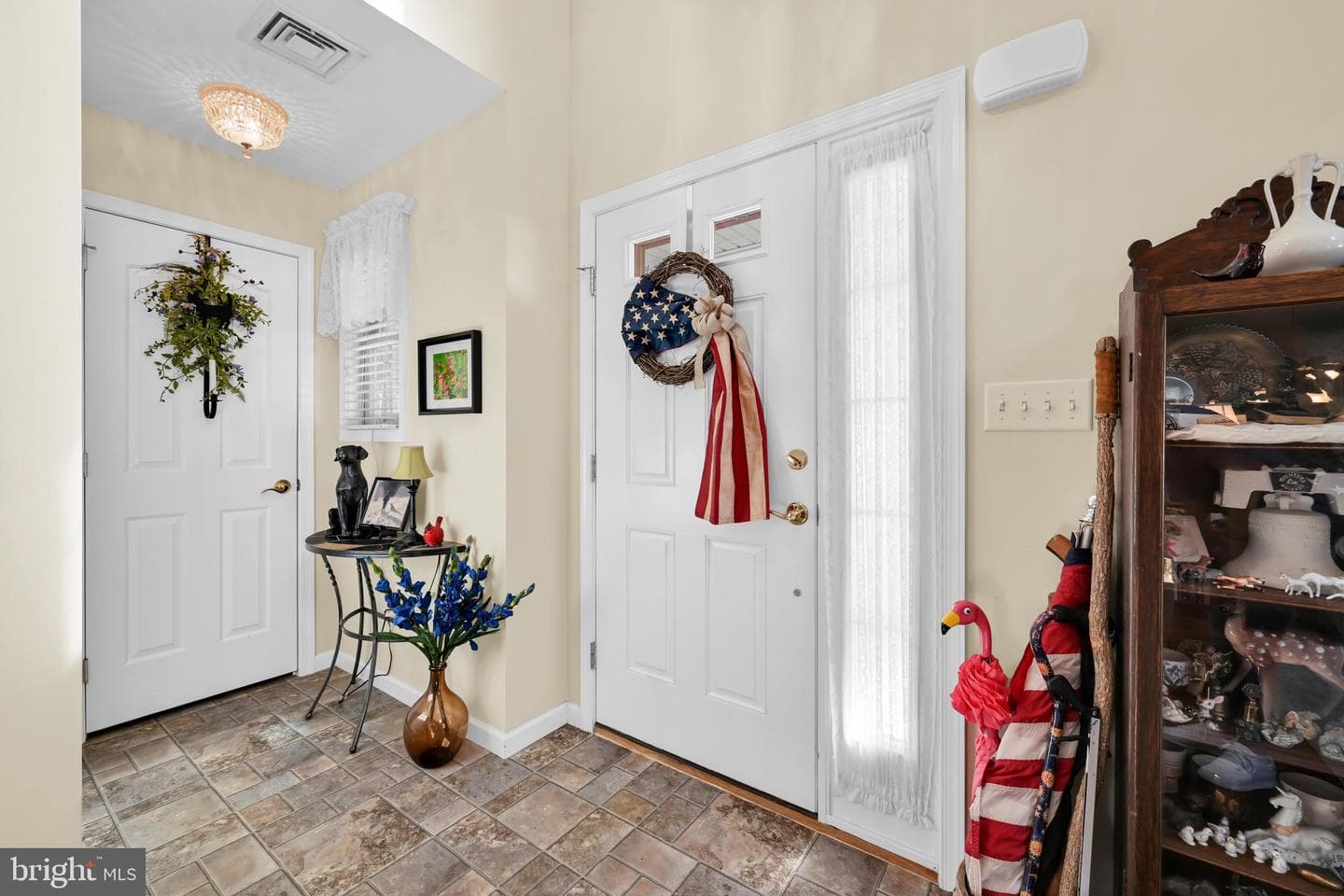 1066 Cambridge Drive photo 6