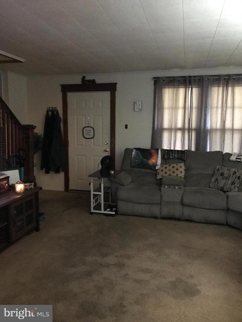 60 E Main Street photo 4