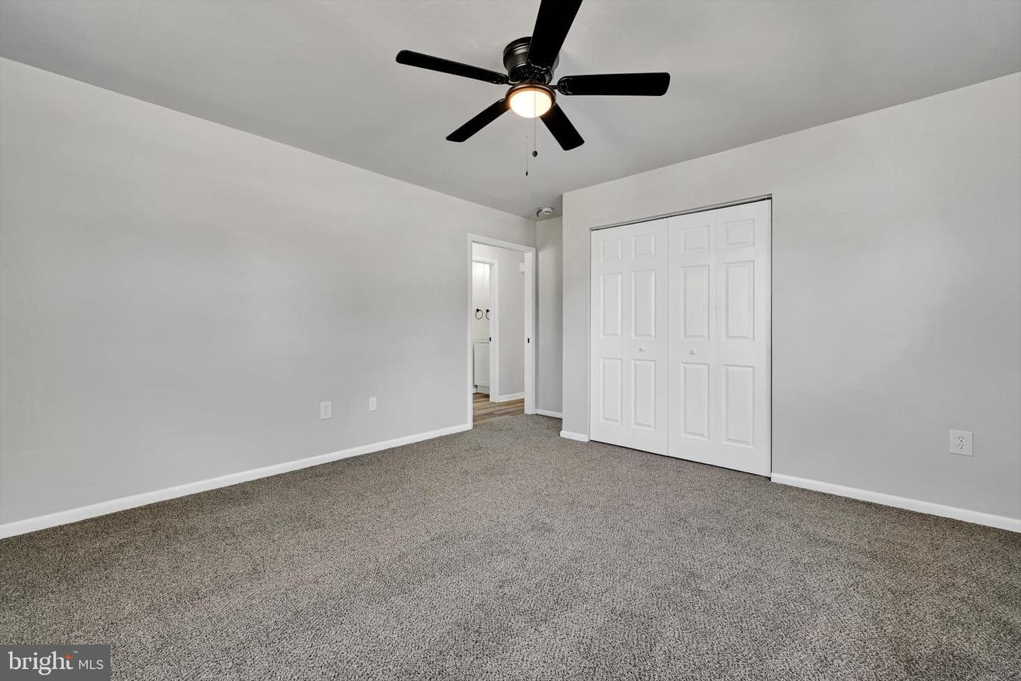 143 S Oak Street photo 14