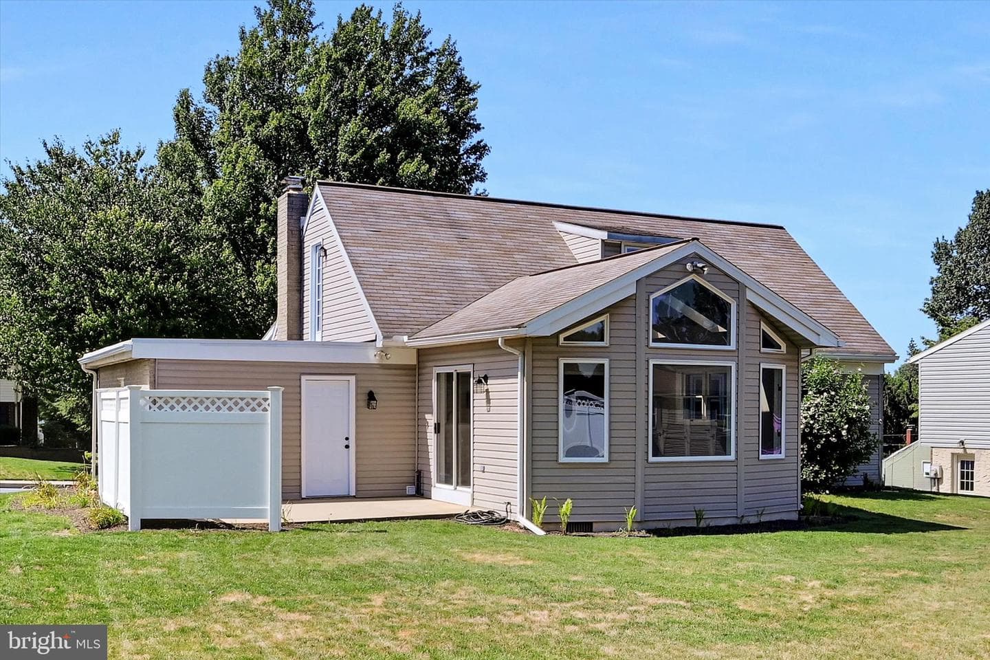 143 S Oak Street photo 23