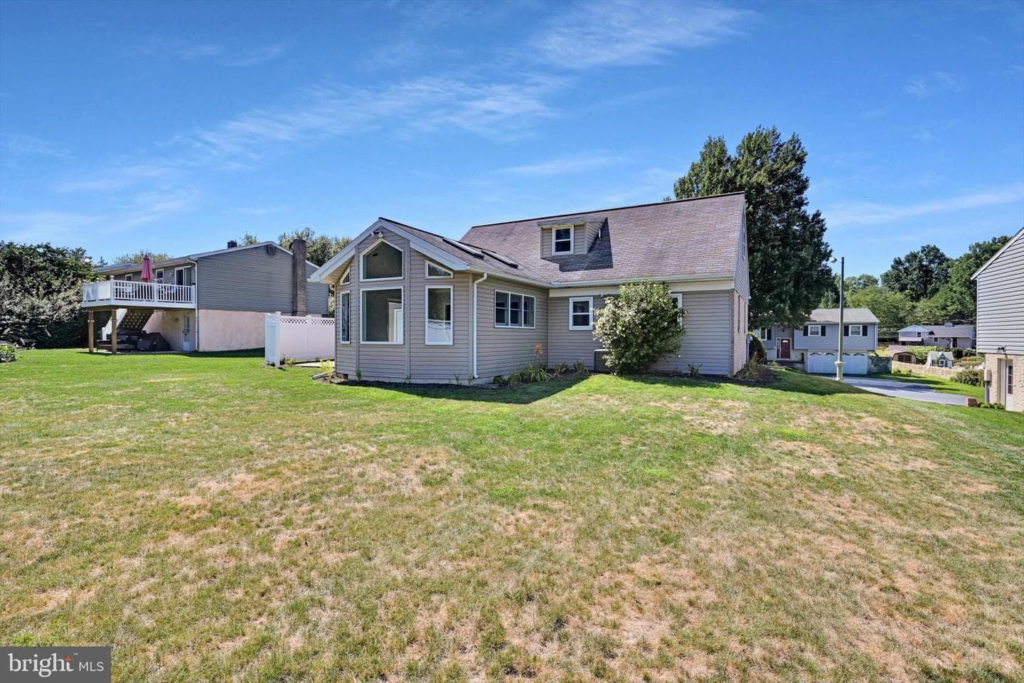 143 S Oak Street photo 25